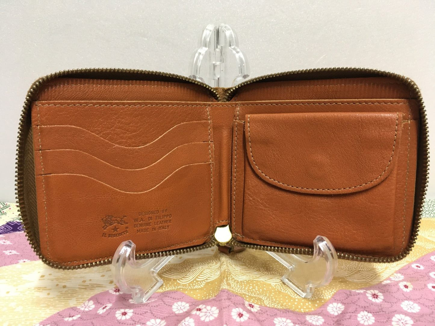 ※送料無料※ IL BISONTE イルビゾンテ 二つ折り財布 ラウンドファスナー 中古 囗G