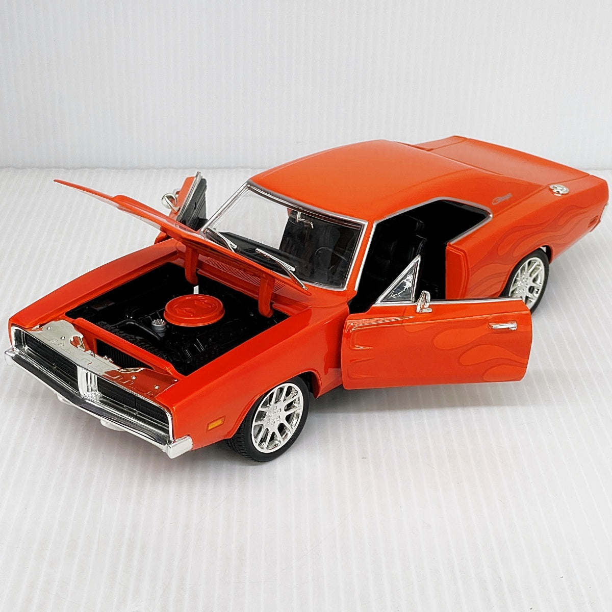 HotWheels ホットウィール 1/18 ダイキャストミニカー ’69 ダッジチャージャー オレンジ