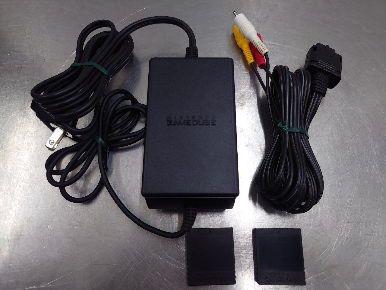 任天堂 ゲームキューブ シルバー ジャンク品 ステーショナリーバッグ付き 囗T巛