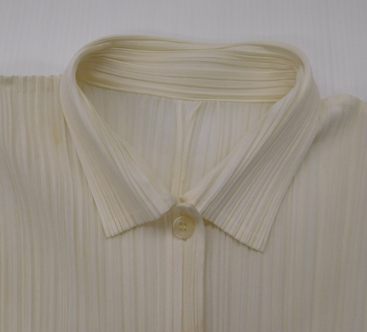 ISSEY MIYAKE イッセイミヤケ PLEATS PLEASE 長袖シャツ ベージュ size:表記なし 数か所シミあり囗T巛