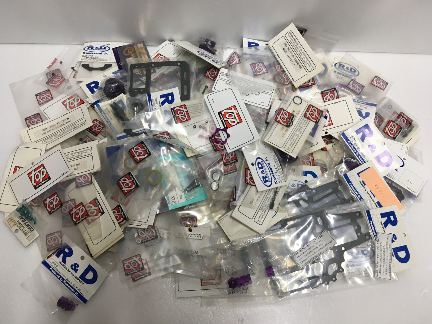 ※送料無料※ 古いラジコンのパーツなど NOVAROSSI R&D 未チェック 詳細不明 セット ジャンク品 囗G
