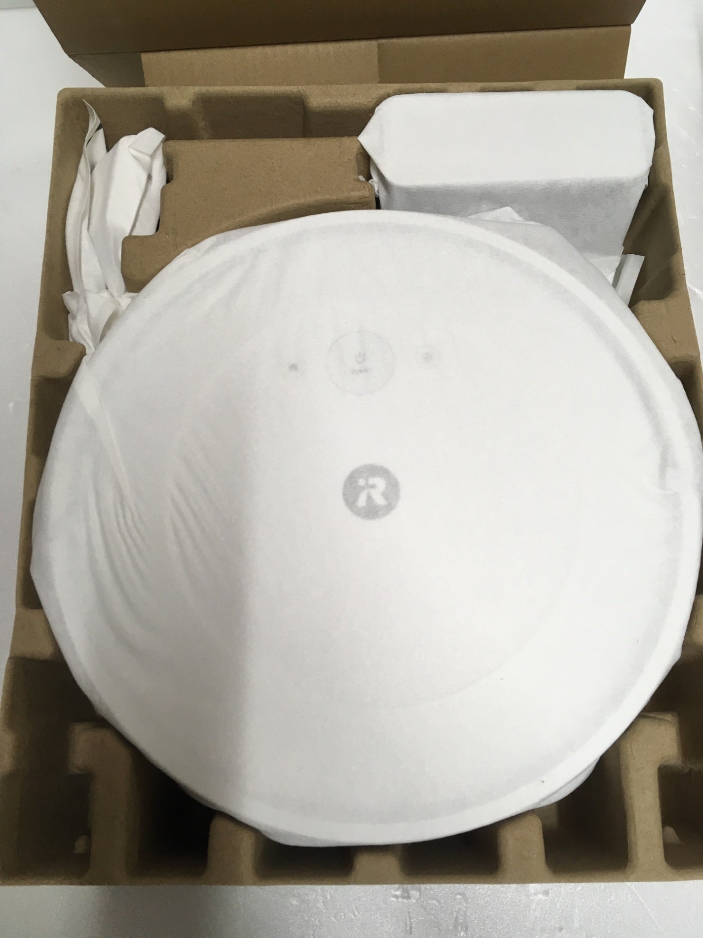 ※送料無料※ iRobot アイロボット ルンバ コンボ エッセンシャル ロボット掃除機 Y011260 未使用品 囗G