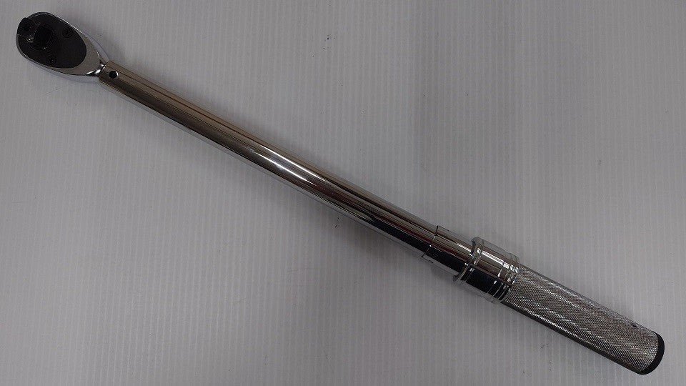 中古美品 KTC プレセット型トルクレンチ CMPC2004 12.7sq(1/2) 囗T巛