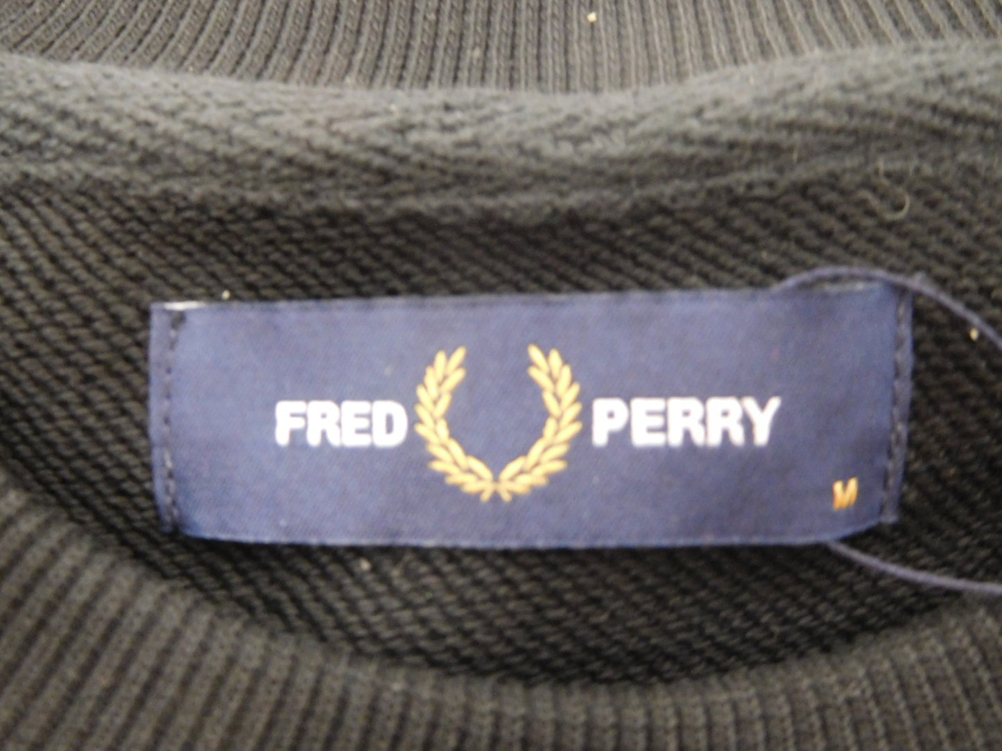 FRED PERRY エンブロイデット スウェット M2644 表記サイズM ブラック囗T巛
