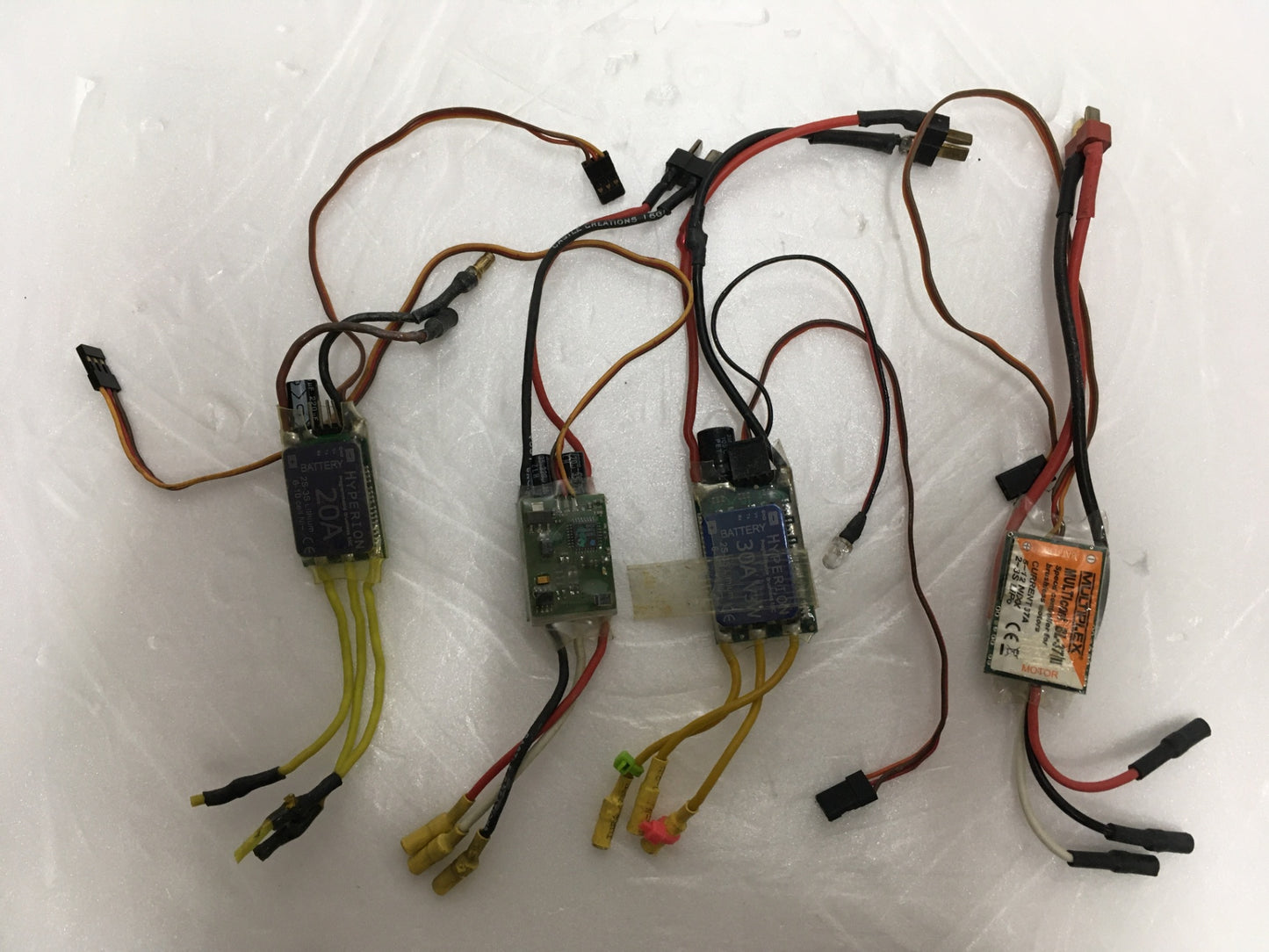 ※送料無料※ ラジコン 飛行機のパーツなど HYPERION モーター アンプ その他 詳細不明 セット ジャンク品 囗G