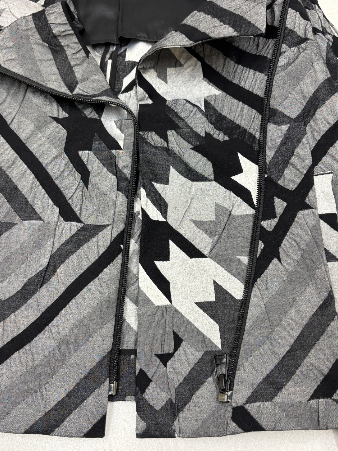 ※送料無料※ ISSEY MIYAKE イッセイミヤケ レディース ジャケット 表記サイズ1 古着 囗G