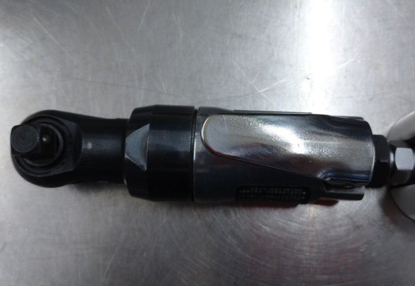 中古品 アストロプロダクツ エアラチェットレンチ 9.5sq(3/8) AR901囗T巛