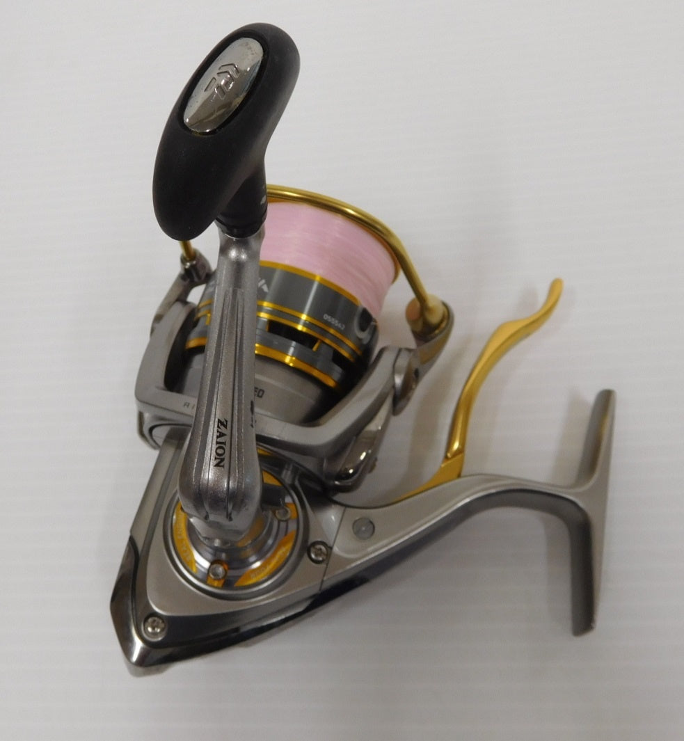送料無料 DAIWA ダイワ スピニングリール 13 プレイソ 2500HLBD 中古囗T巛