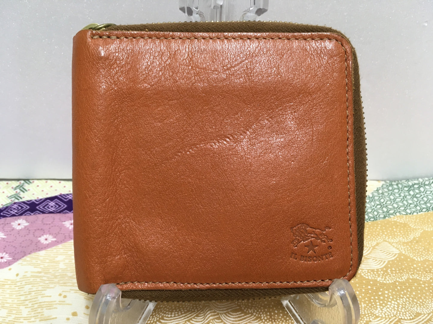 ※送料無料※ IL BISONTE イルビゾンテ 二つ折り財布 ラウンドファスナー 中古 囗G
