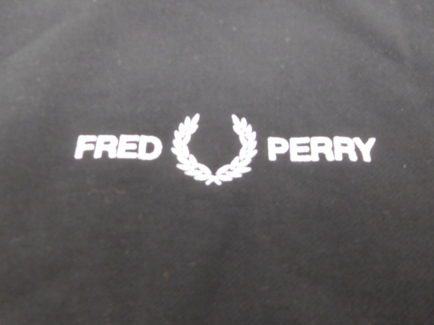 FRED PERRY エンブロイデット スウェット M2644 表記サイズM ブラック囗T巛
