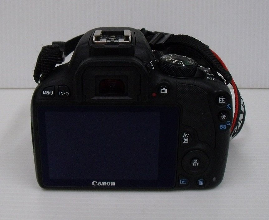 Canon 1800万画素 デジタル一眼レフ EOS Kiss X7 ダブルズームキット 囗T巛