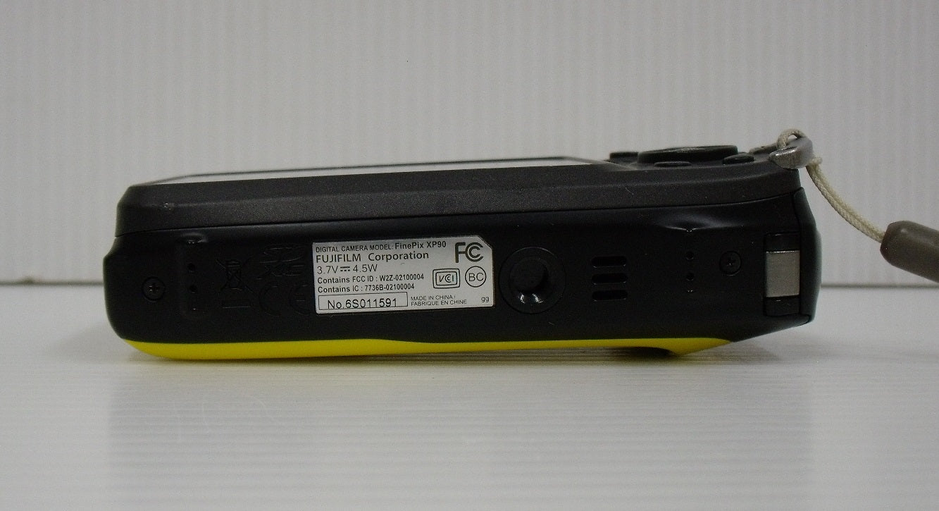 ジャンク フジフィルム 1640万画素コンパクトデジカメ FinePix XP90囗T巛