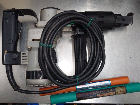 マキタ　Makita　電動ハンマ　HM0811　刃先付き　囗T巛