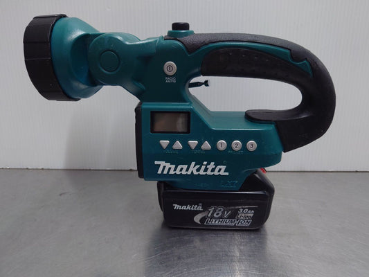 マキタ　Makita　充電式ライト付きラジオ　１８Vバッテリーパック付き　MR050＆BL1830　囗T巛