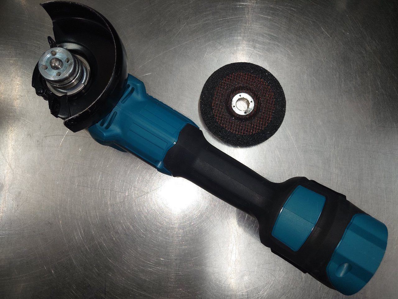 マキタ　Makita　100mm充電式ディスクグラインダ　GA412DZ　囗T巛