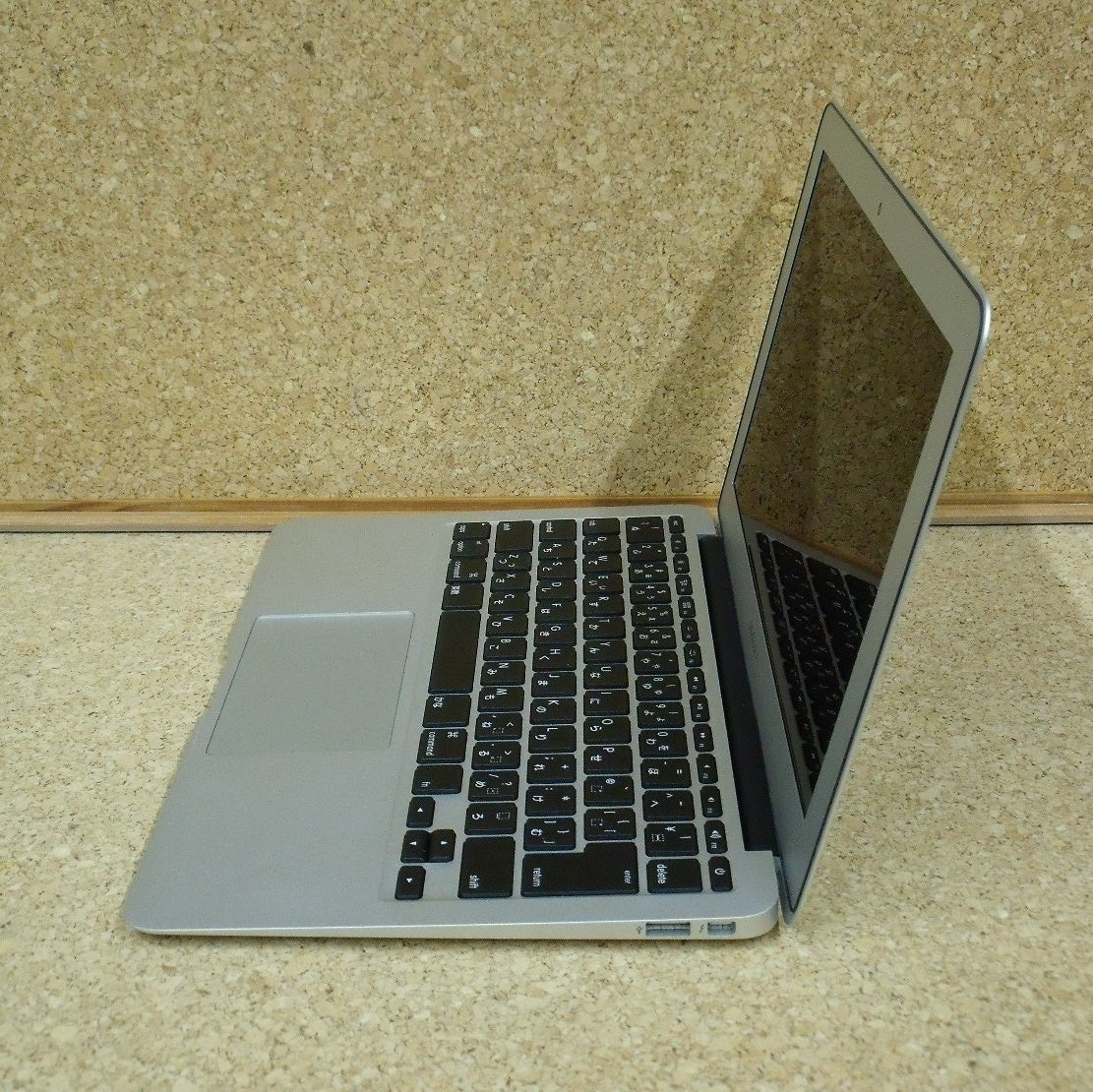 Apple MacBook Air 11-inch Mid 2012 Core i5/SSD128GB/4GB囗T巛