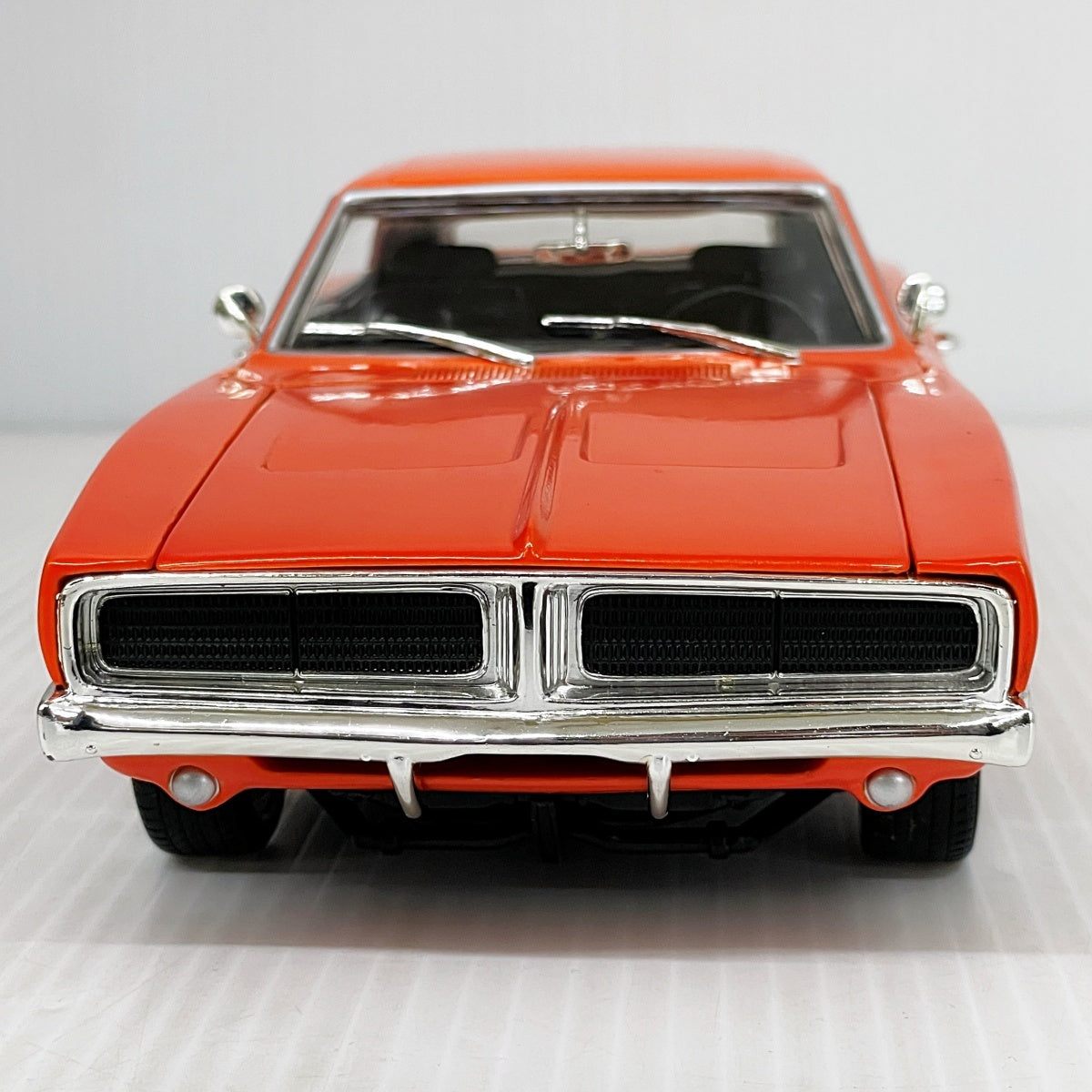 HotWheels ホットウィール 1/18 ダイキャストミニカー ’69 ダッジチャージャー オレンジ