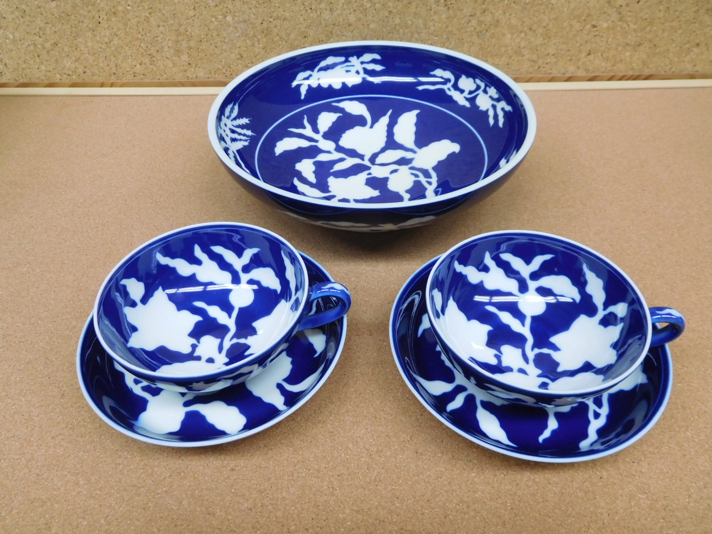送料無料 深川製磁 草花俺枝盛皿ペア紅茶セット囗T巛