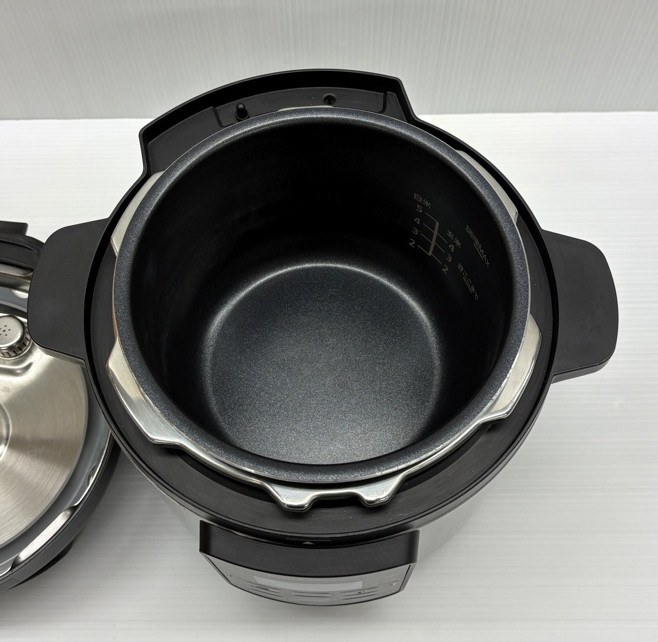送料無料 パナソニック 3.0L電気圧力なべ SR-MP300囗T巛