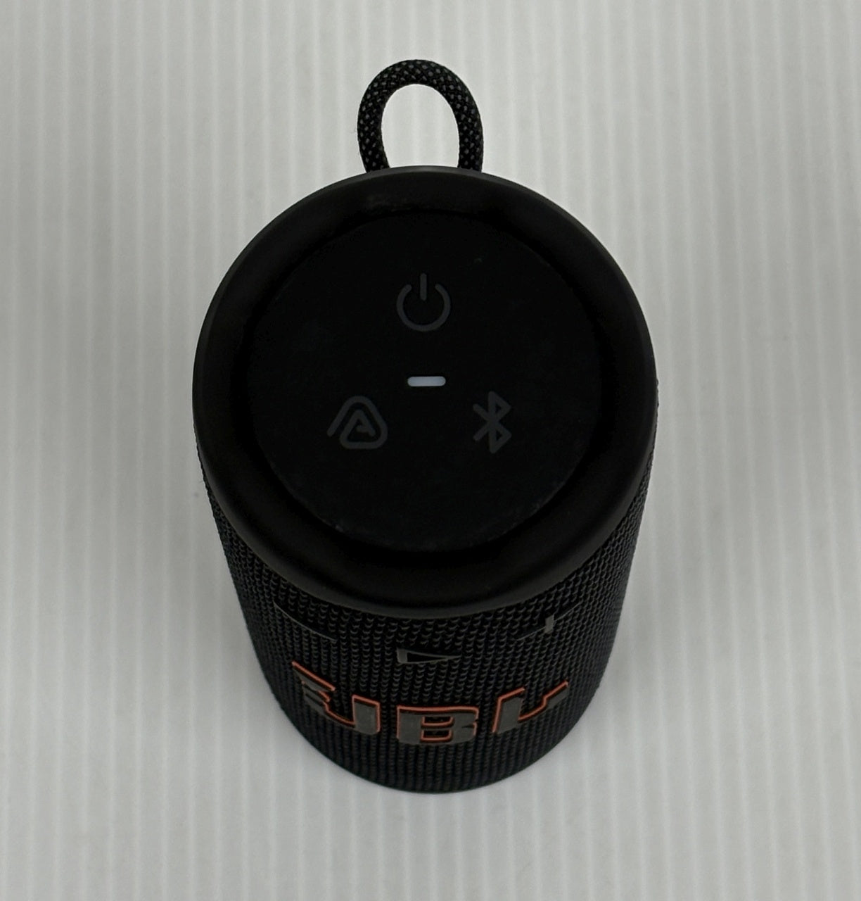 送料無料 JBL Bluetoothスピーカー GRIP囗T巛
