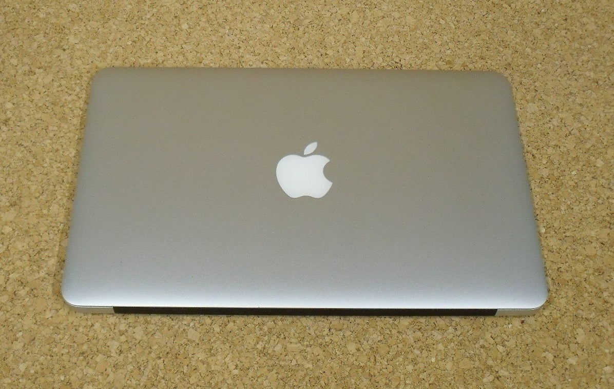 Apple MacBook Air 11-inch Mid 2012 Core i5/SSD128GB/4GB囗T巛