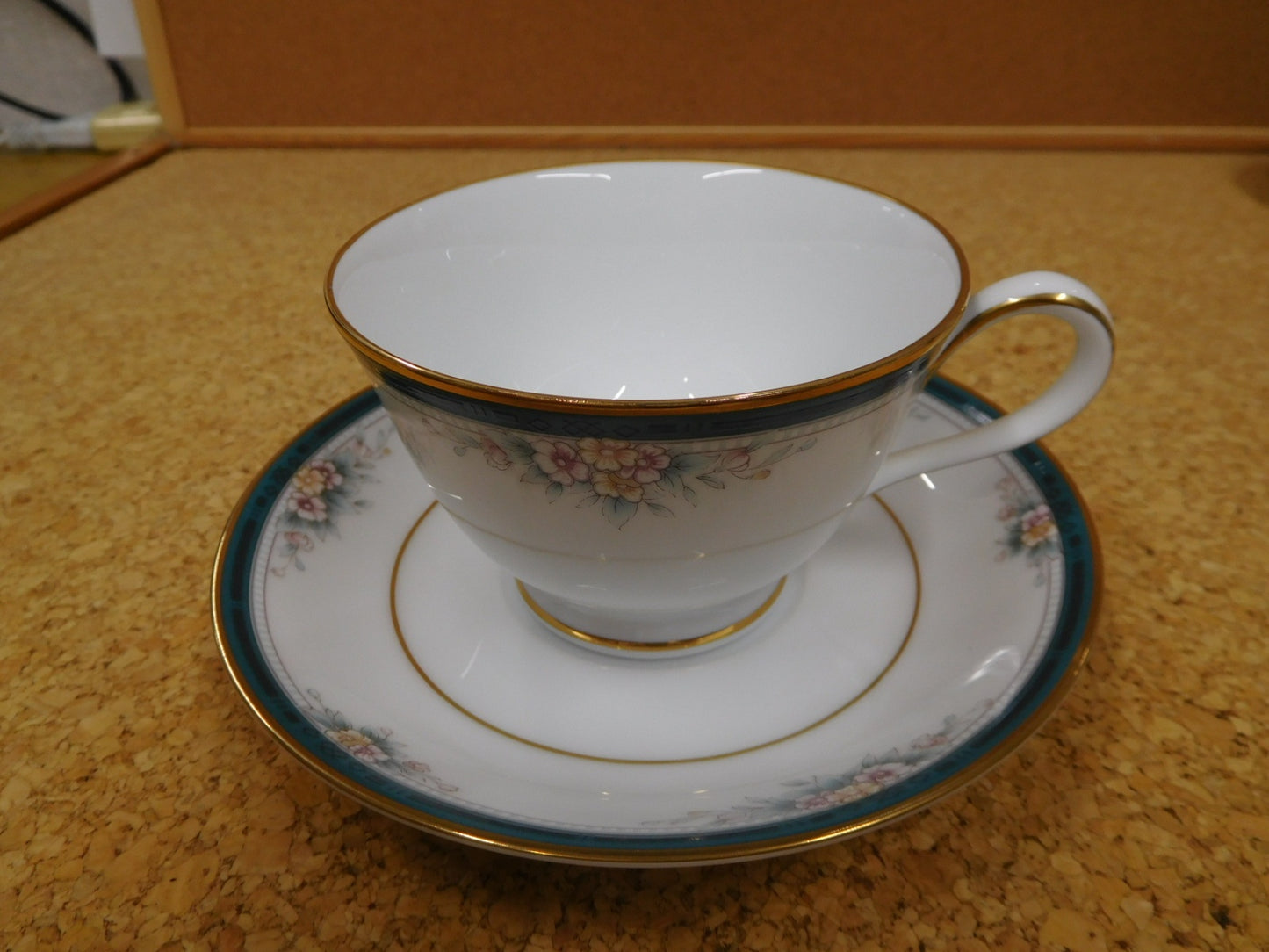 送料無料 Noritake(ノリタケ)モーニングセット囗T巛