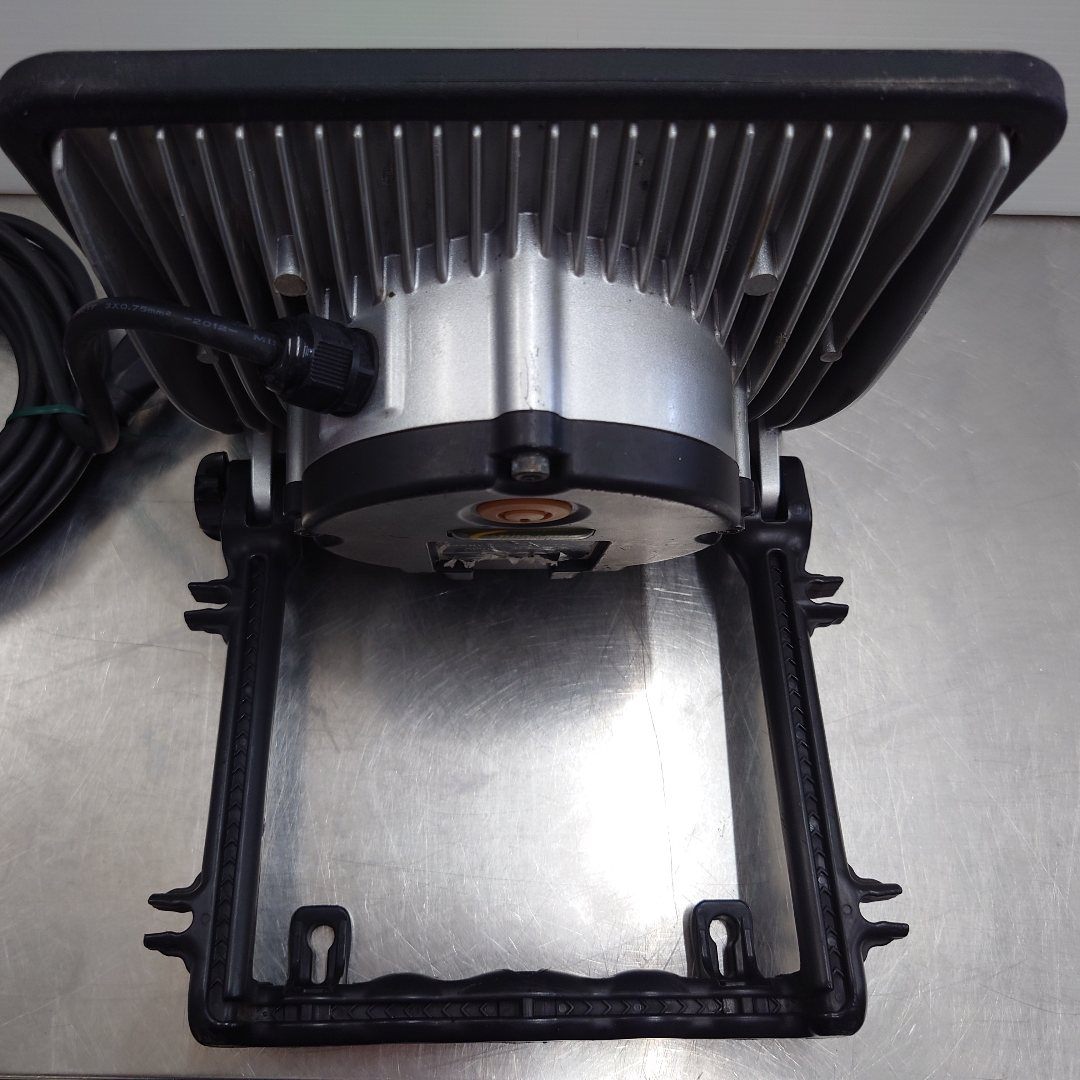 ブルーポイント　blue-point　LED投光器　PO3670SLJP　囗T巛