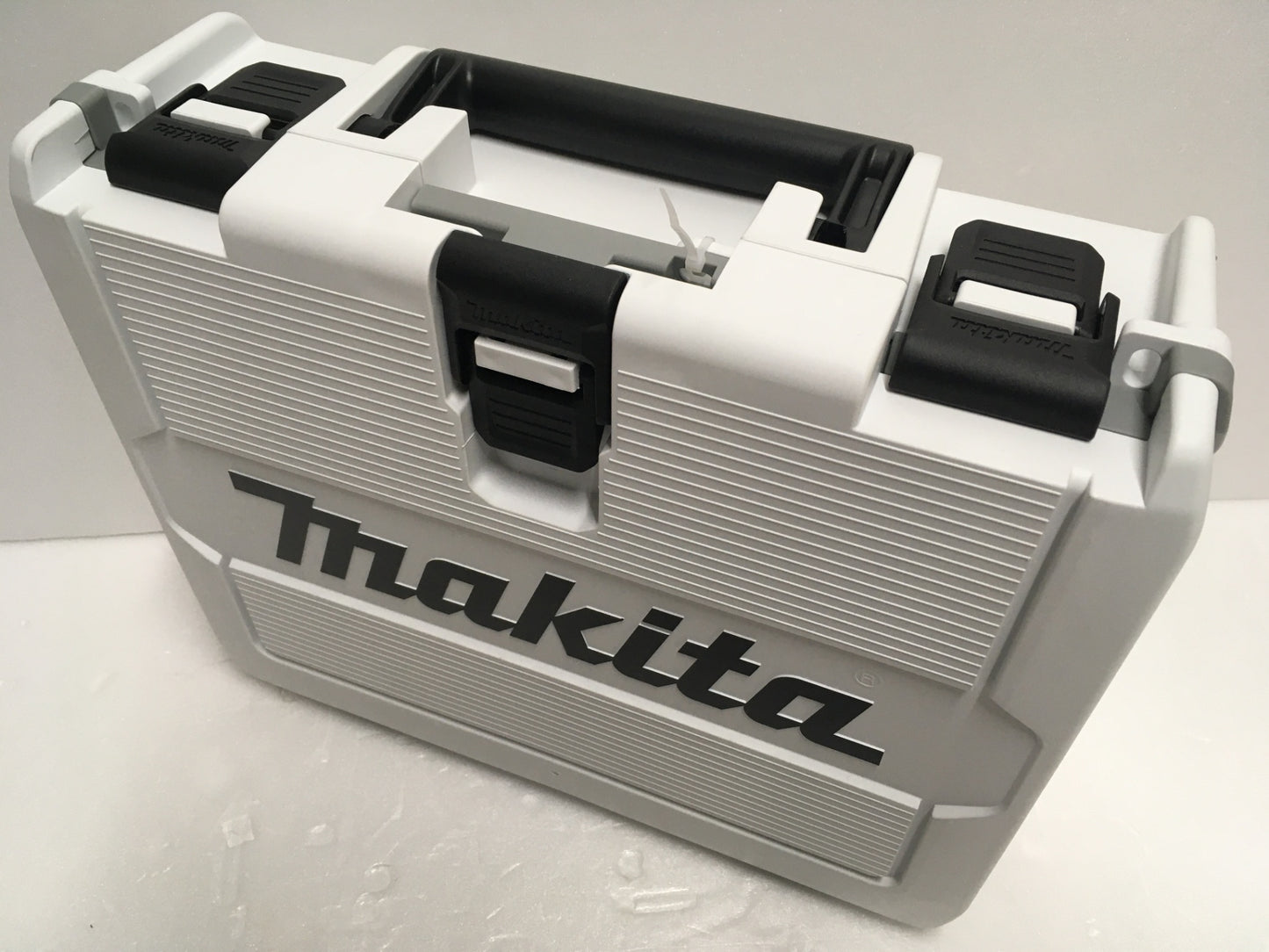 ※送料無料※ Makita 充電式インパクトドライバ TD149DRFXB ブラック 長期保管 未使用 囗G
