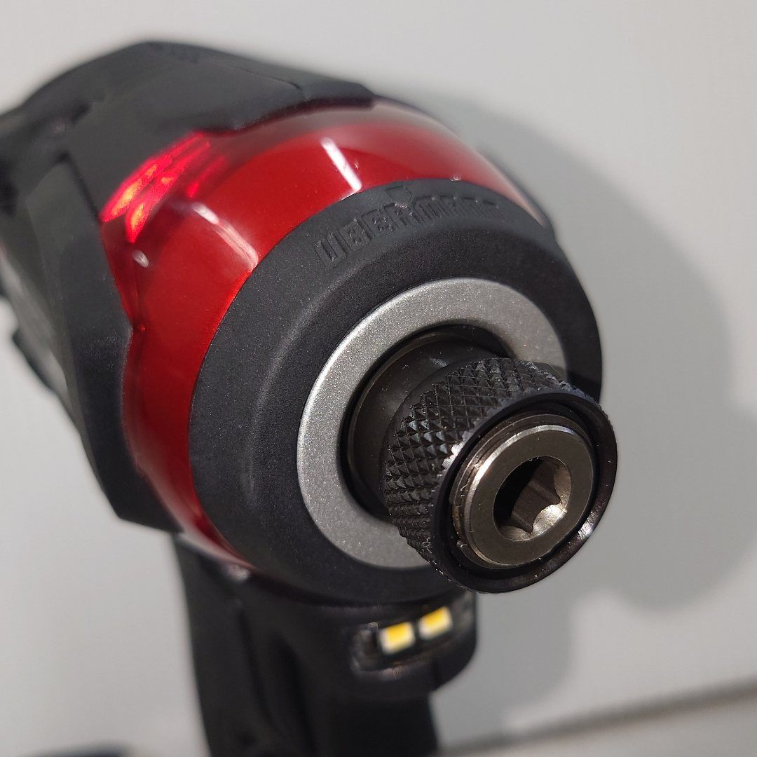 コメリ　ウーバマン　UBERMANN　18V充電式インパクトドライバー　UB18VIDⅡBFS　未使用品　囗T巛
