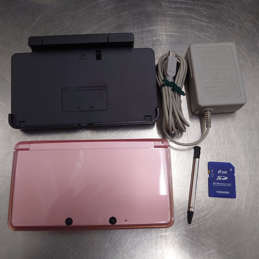 任天堂　Nintendo　ニンテンドー３DSミスティピンク　CTR-001(JPN)　ジャンク品扱い　囗T巛