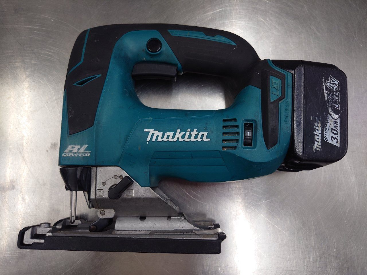 マキタ　Makita　14.4V充電式ジグソー　JV142DZK　中古動作品　囗T巛