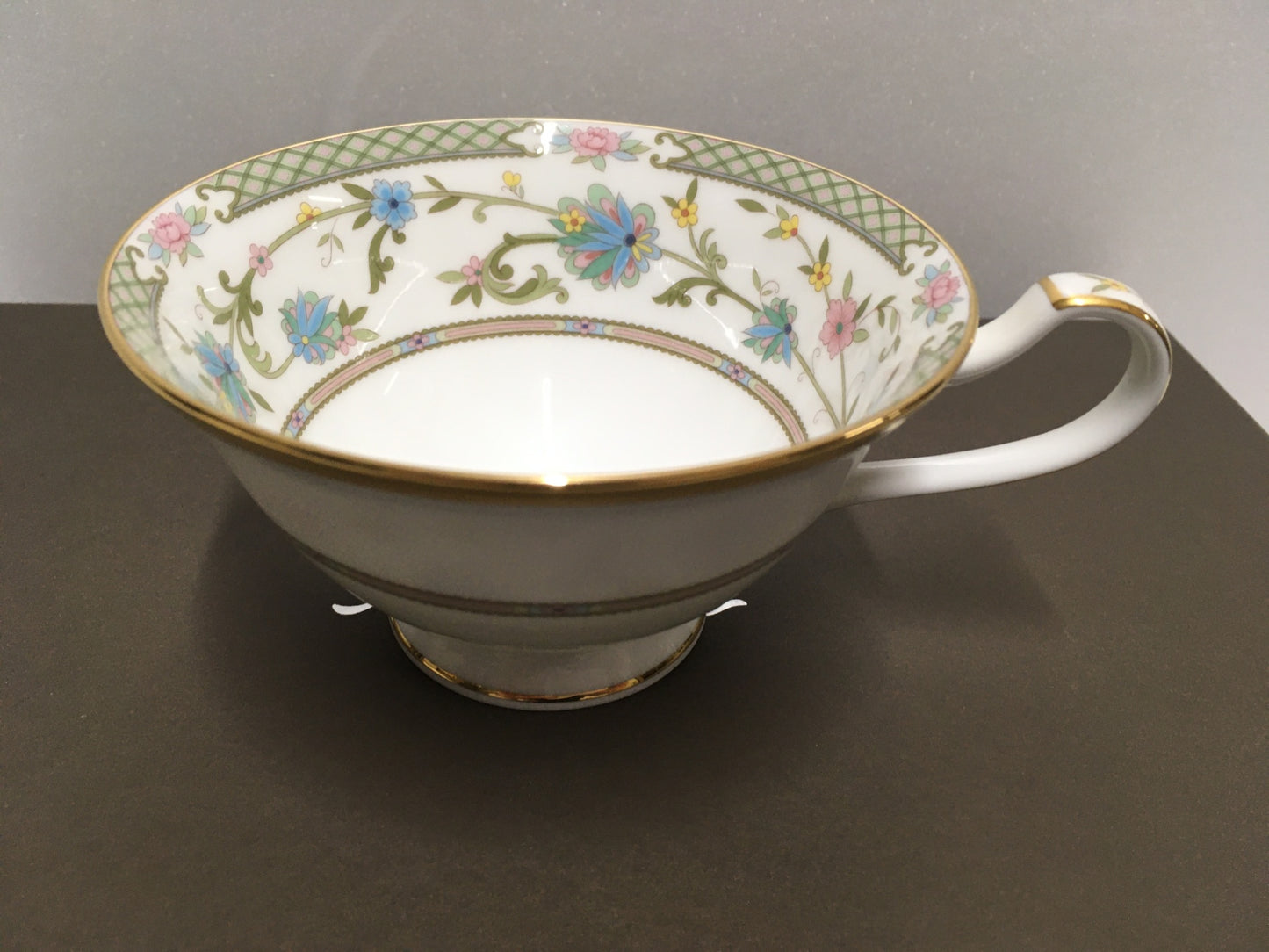 ※送料無料※ Noritake ノリタケ ヨシノ グリーン&ピンク ティーカップ&ソーサー ペアセット Y6988C 998307 未使用品 囗G