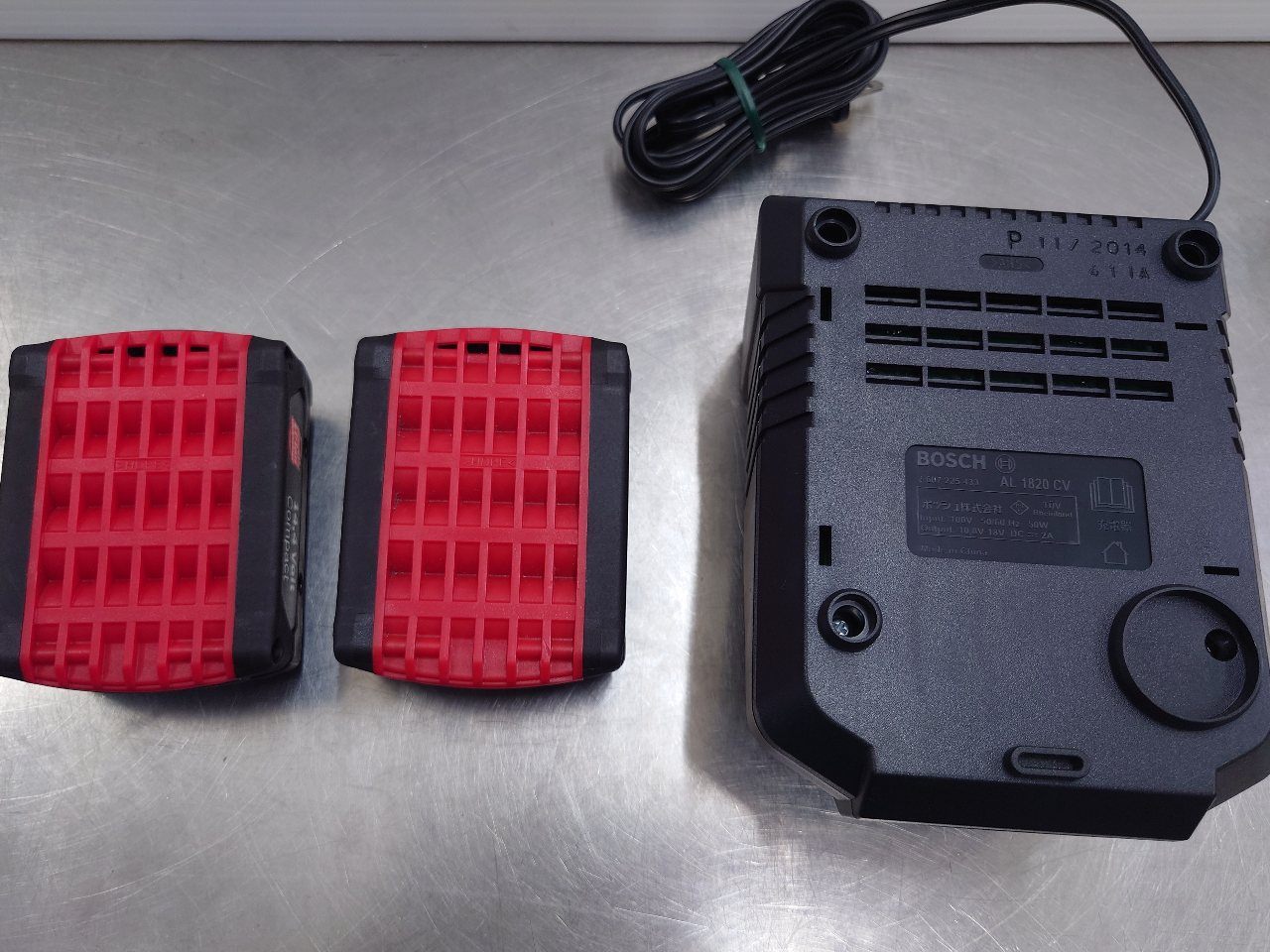 BOSCH　ボッシュ　14.4Vバッテリーインパクトドライバ　バッテリーライトセット　GDR1440-LIJ2　囗T巛