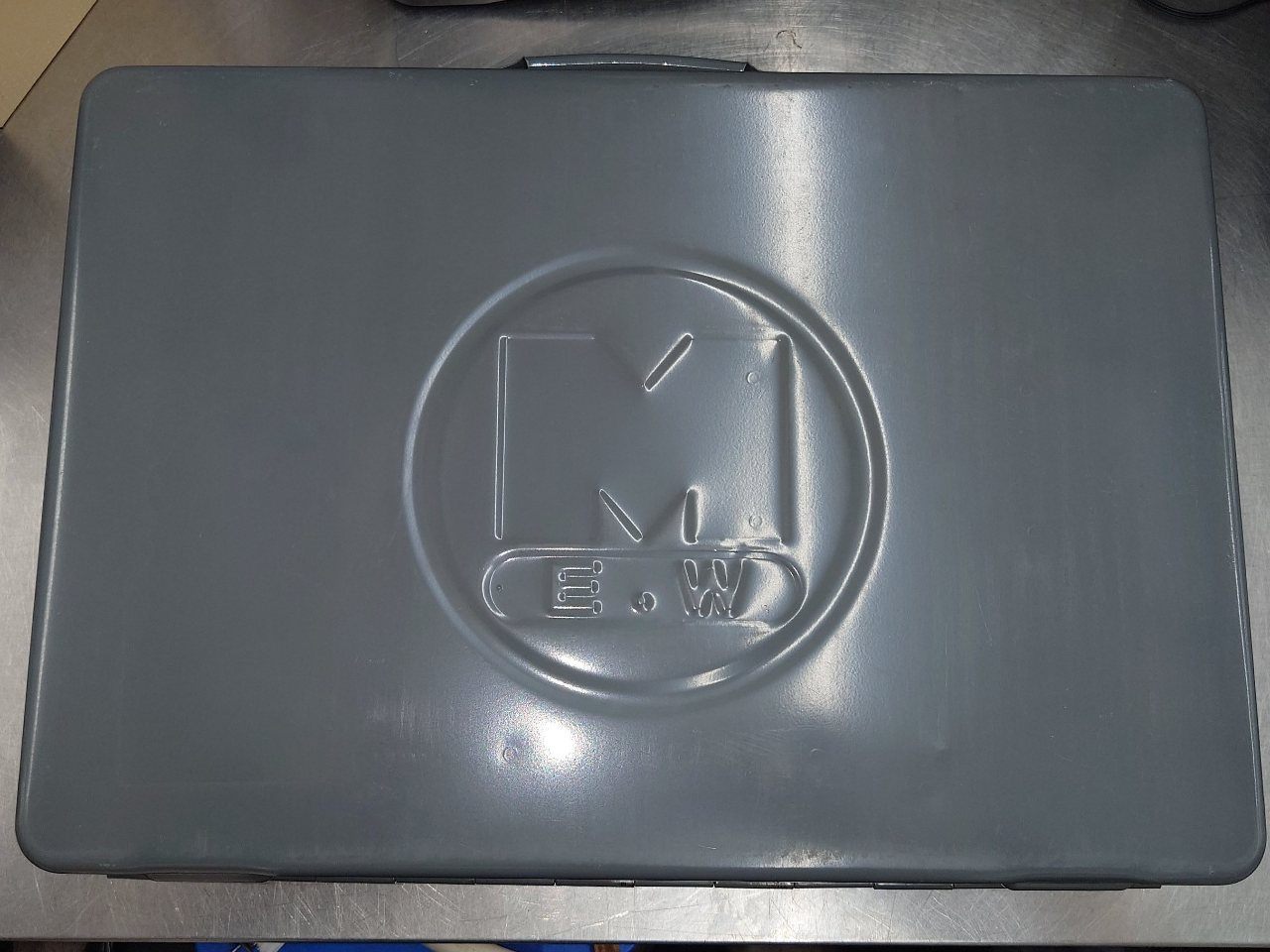 マキタ　Makita　電動ハンマ　HM0811　刃先付き　囗T巛