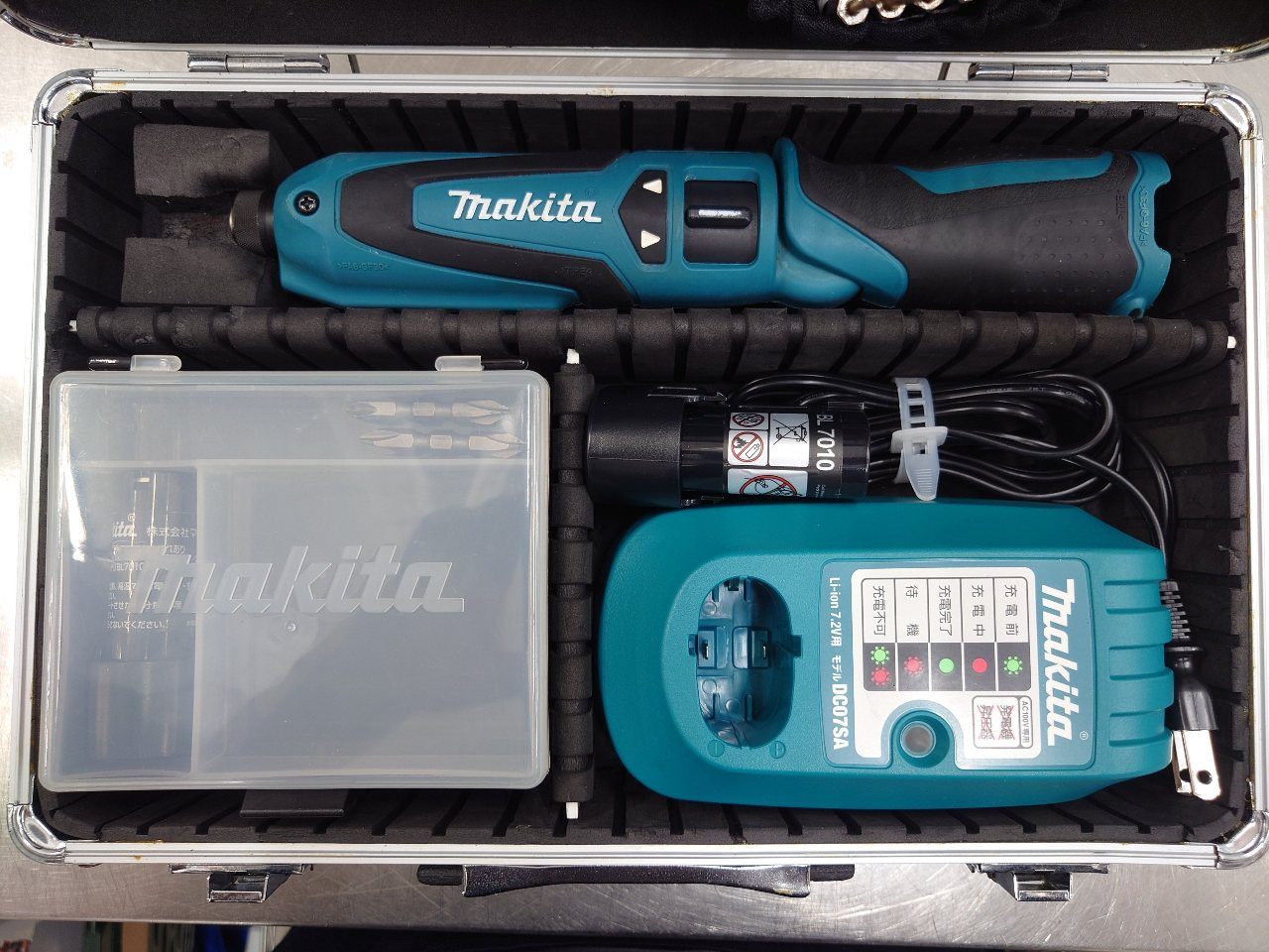 マキタ　Makita　充電式ペンインパクトドライバ　TD021DS　囗T巛