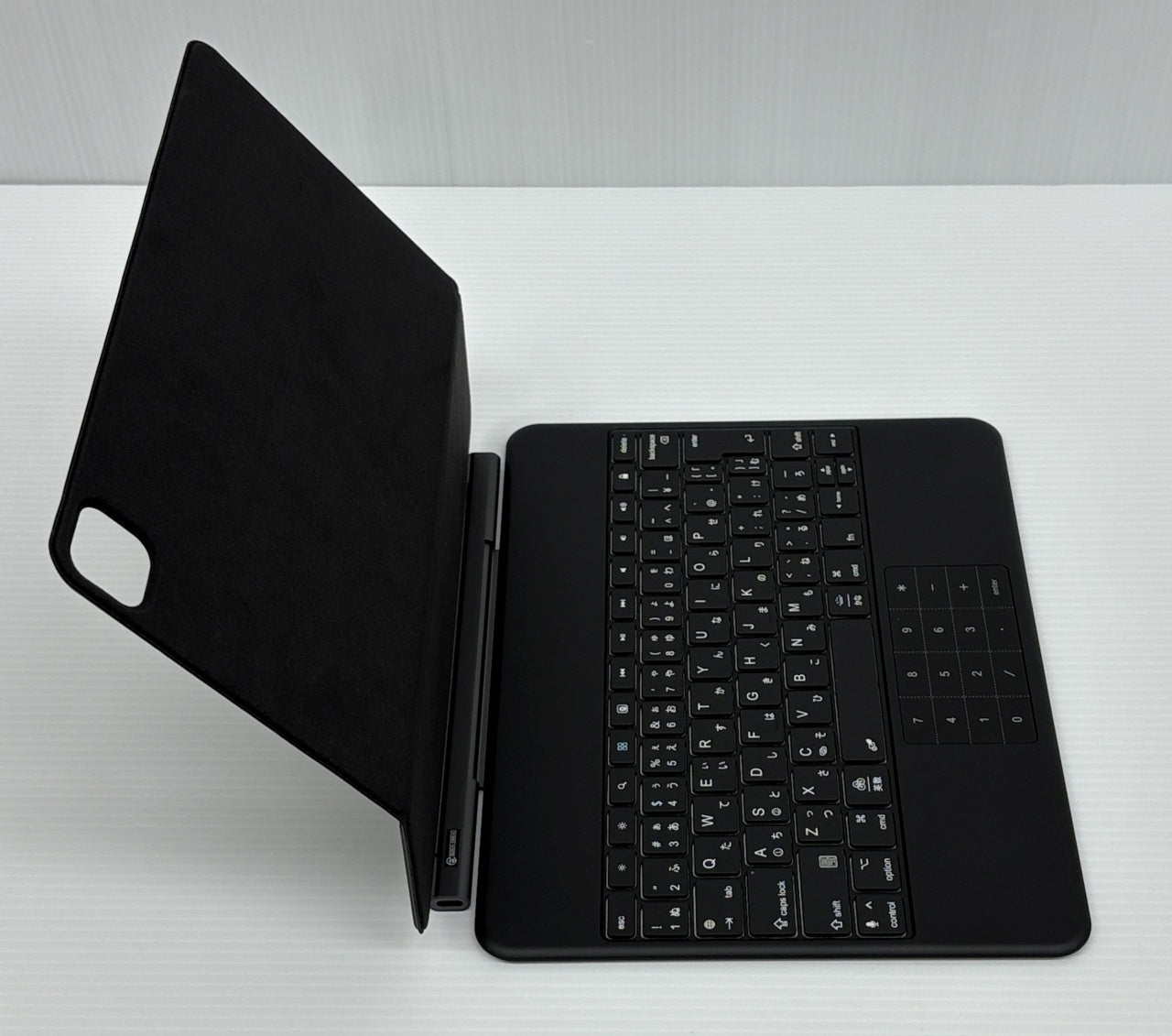 送料無料 EWIN 13インチiPad Air、12.9インチ iPad Pro用キーボード付きケース EW-BK010-BK囗T巛