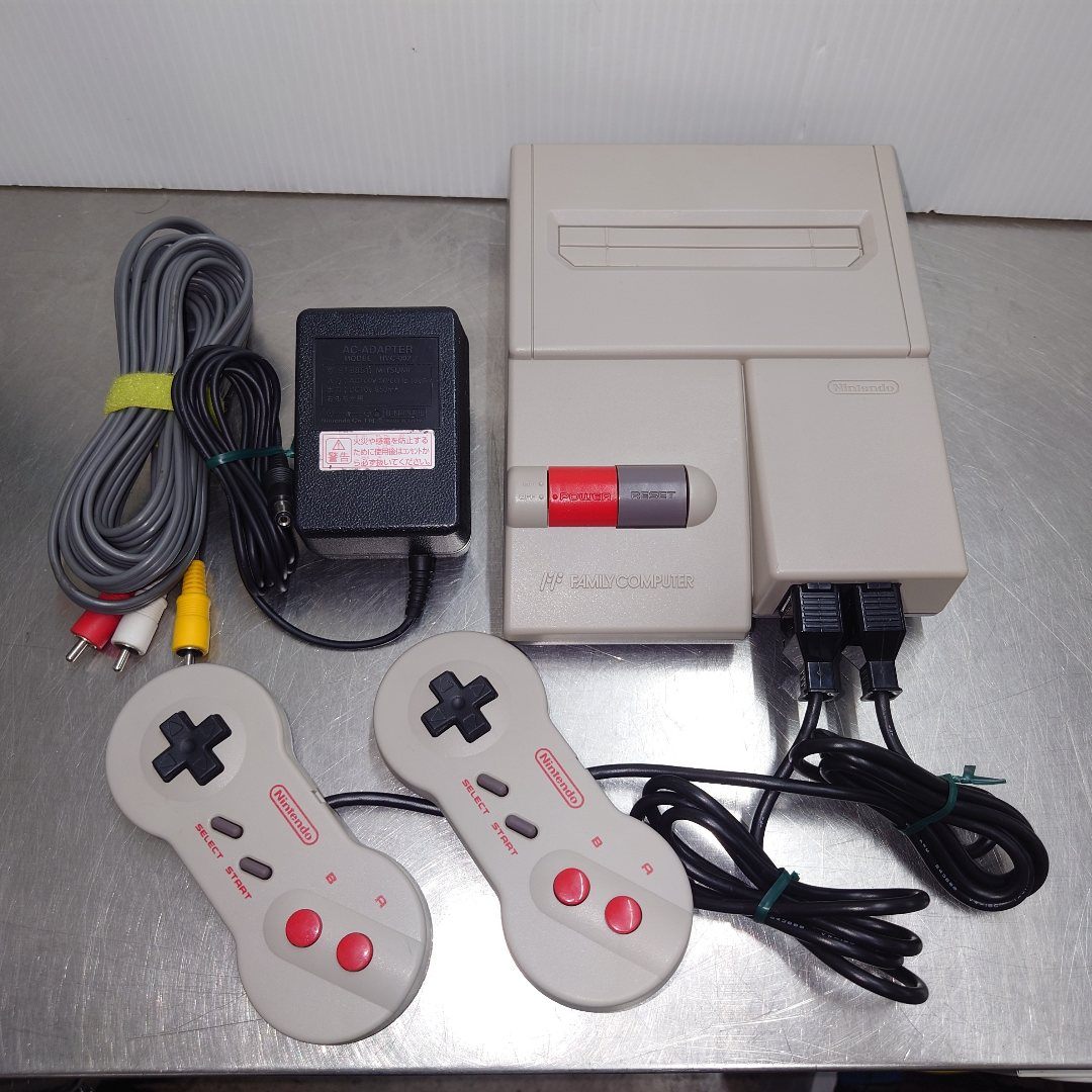 任天堂　Nintendo　AV仕様ファミコン（ニューファミコン）　HVC-101　囗T巛