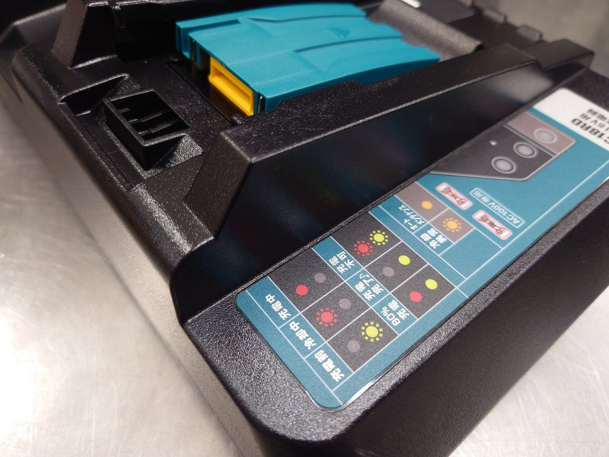 Makita　マキタ　7.2-18V　2口急速充電器　DC18RD　囗T巛
