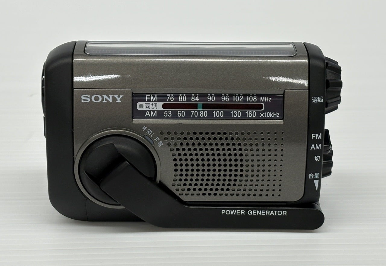 送料無料 ジャンク品 SONY ソーラー＆手回し充電ラジオ ICF-B99囗T巛