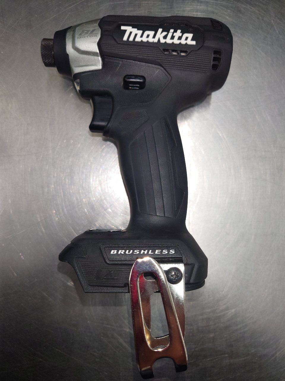 Makita　マキタ　18V充電式インパクトドライバー（USAモデル）　XDT18ZB　囗T巛