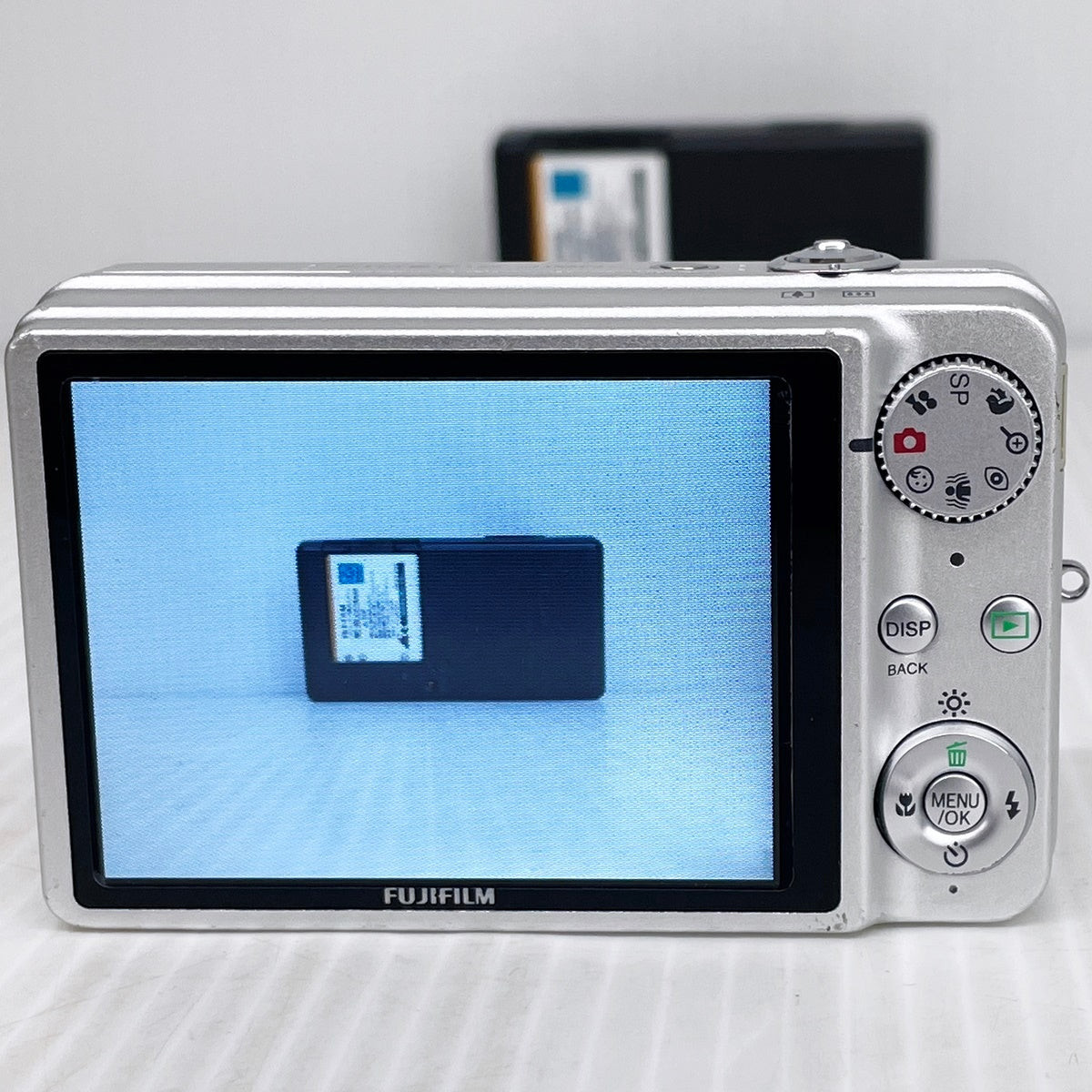 FUJIFILM 富士フイルム コンパクトデジカメ FinePix J150w シルバー