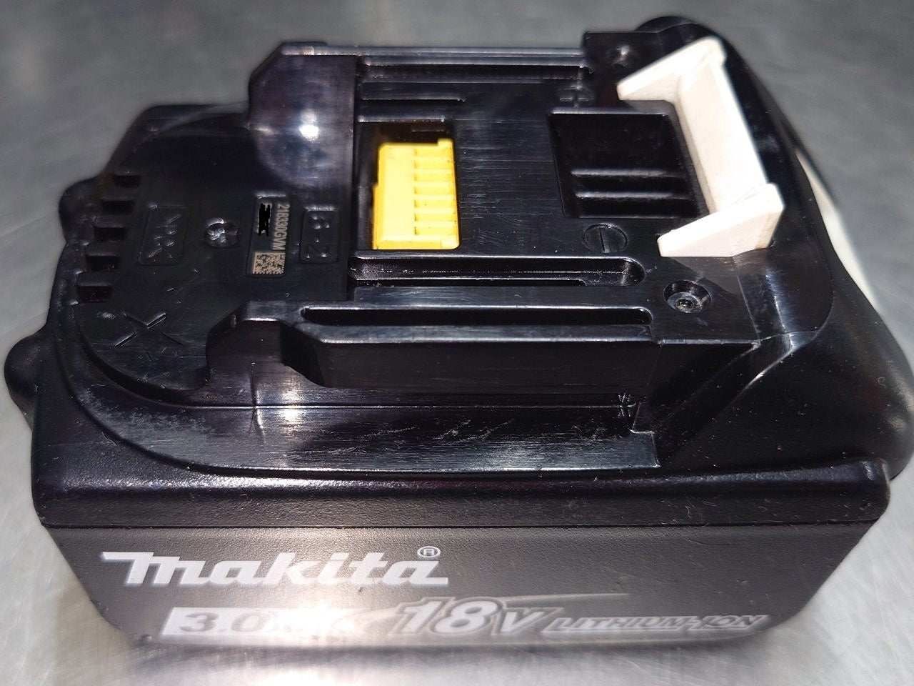 Makita　マキタ　18V充電式ハンディソー　MUC101DZ　バッテリー付き　囗T巛
