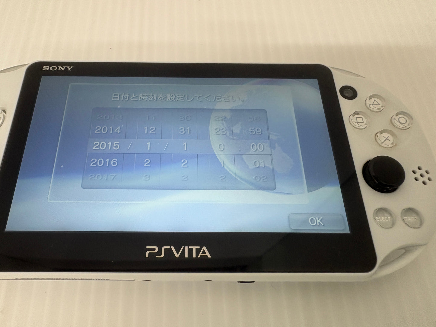 動作確認済 SONY PS Vita PCH-2000 ホワイト 本体 Minecraft 8GBメモリーカード ケース付き PSVITA