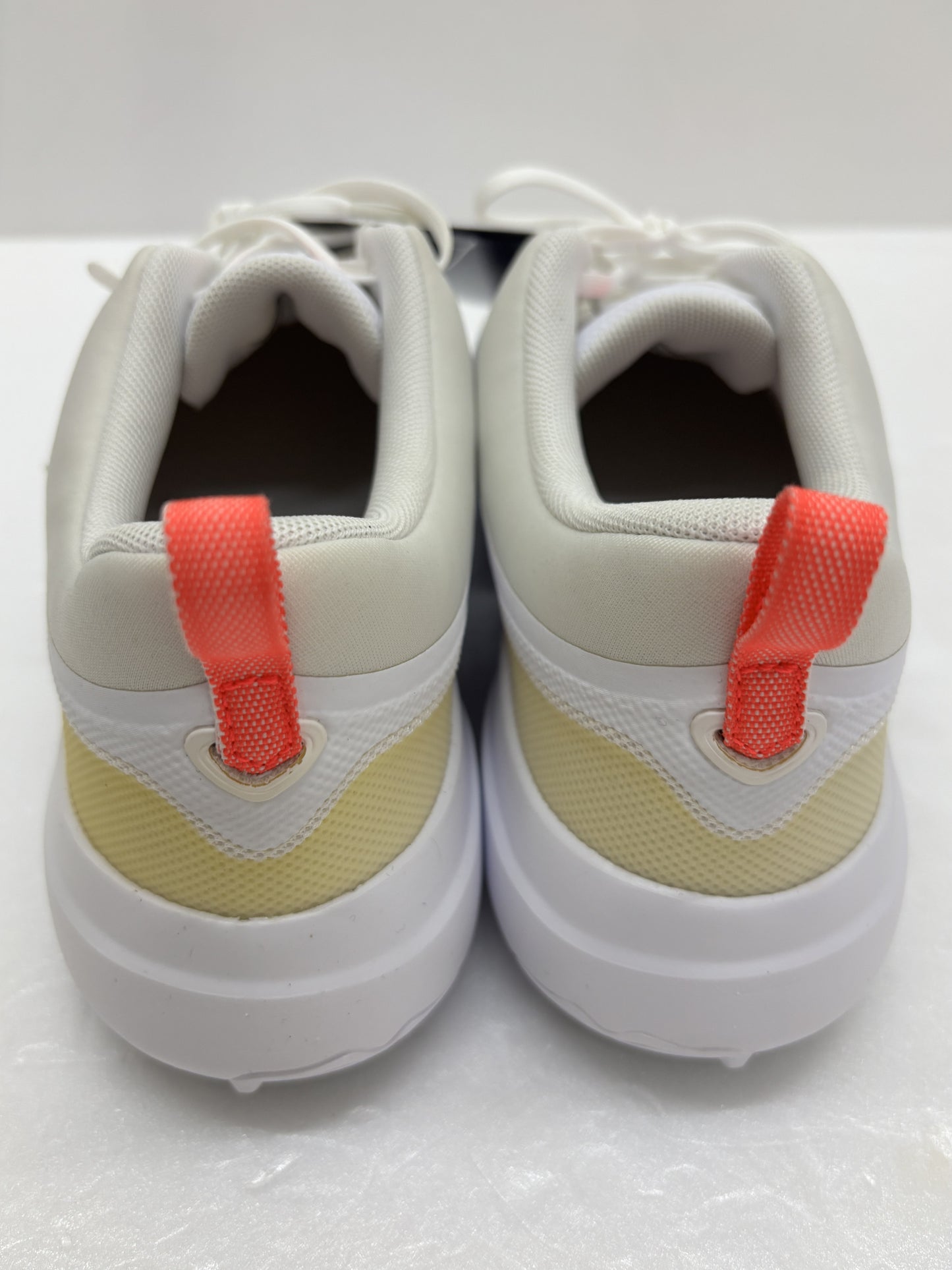 ※送料無料※ NIKE GOLF ナイキゴルフ 818733-103 アカマイ スパイクレス ゴルフシューズ レディース 25.5cm 長期保管 変色 未使用 囗G