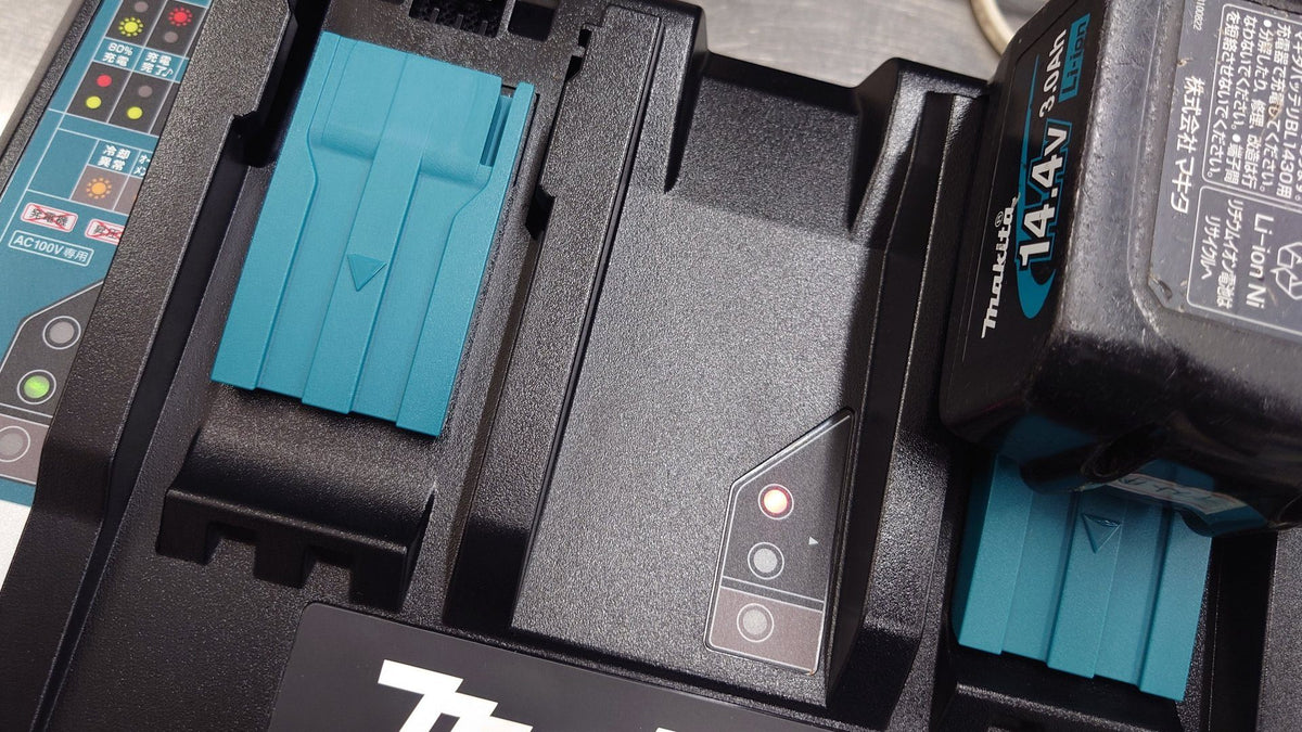 Makita　マキタ　7.2-18V　2口急速充電器　DC18RD　囗T巛