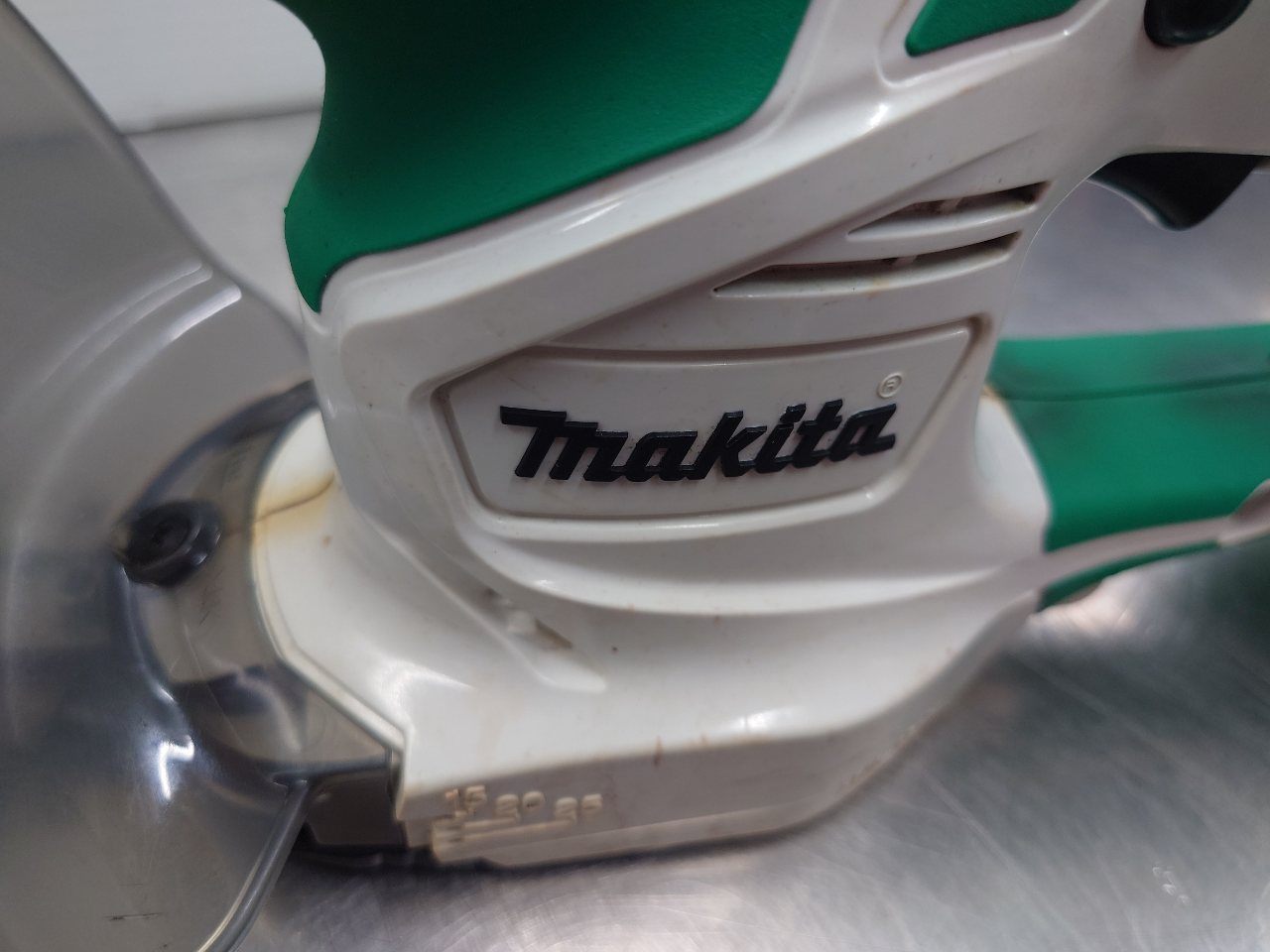 マキタ　Makita　充電式ミニ生垣バリカン　バッテリー２個付き　MUH265DSH　囗T巛