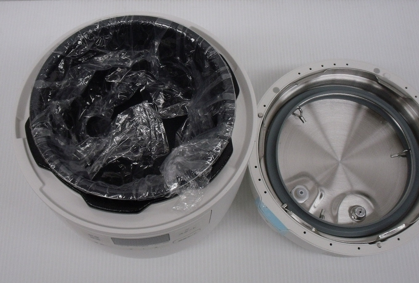 未使用！シロカ 2.4L電気圧力鍋 おうちシェフ SP-2DF231囗T巛