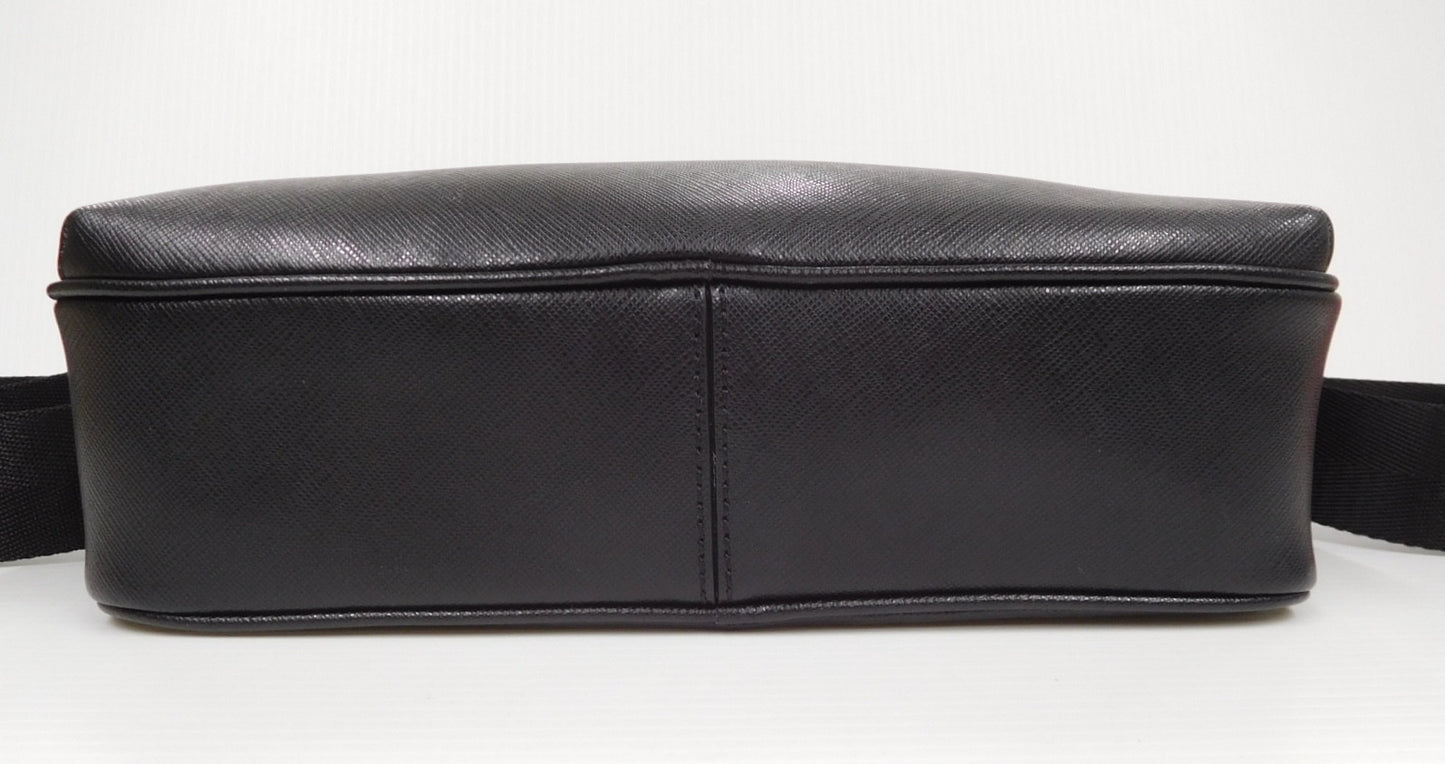 COLE HAAN コールハーン スローン カメラバッグ F12518 ブラック 中古囗T巛