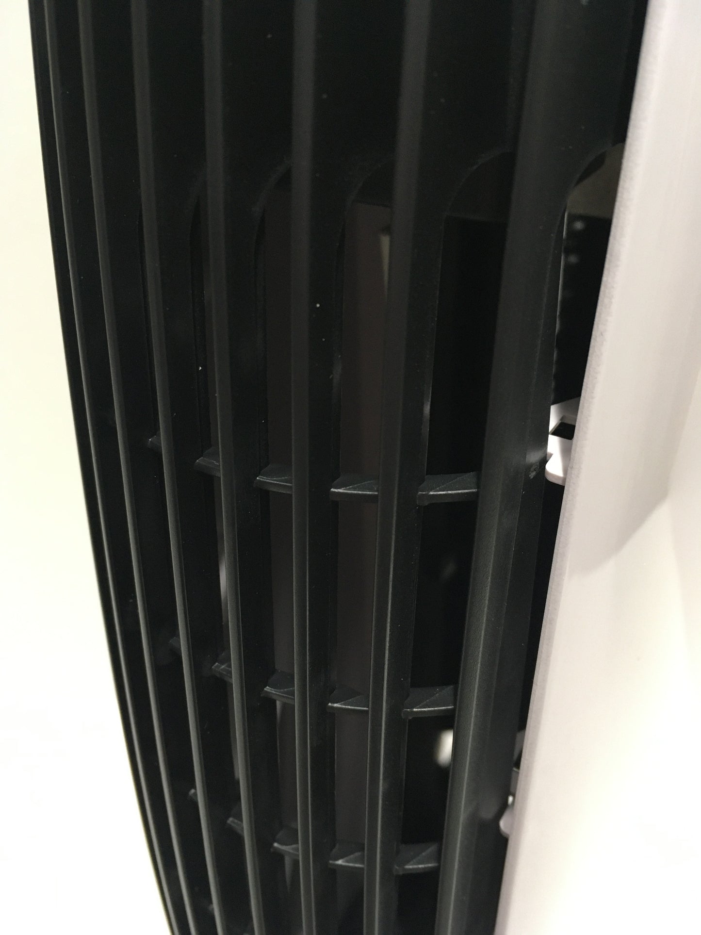 ※送料無料※ THE SHARPER IMAGE 空気清浄機 イオニックブリーズ MIDI IU853PWH 未使用相当 囗G