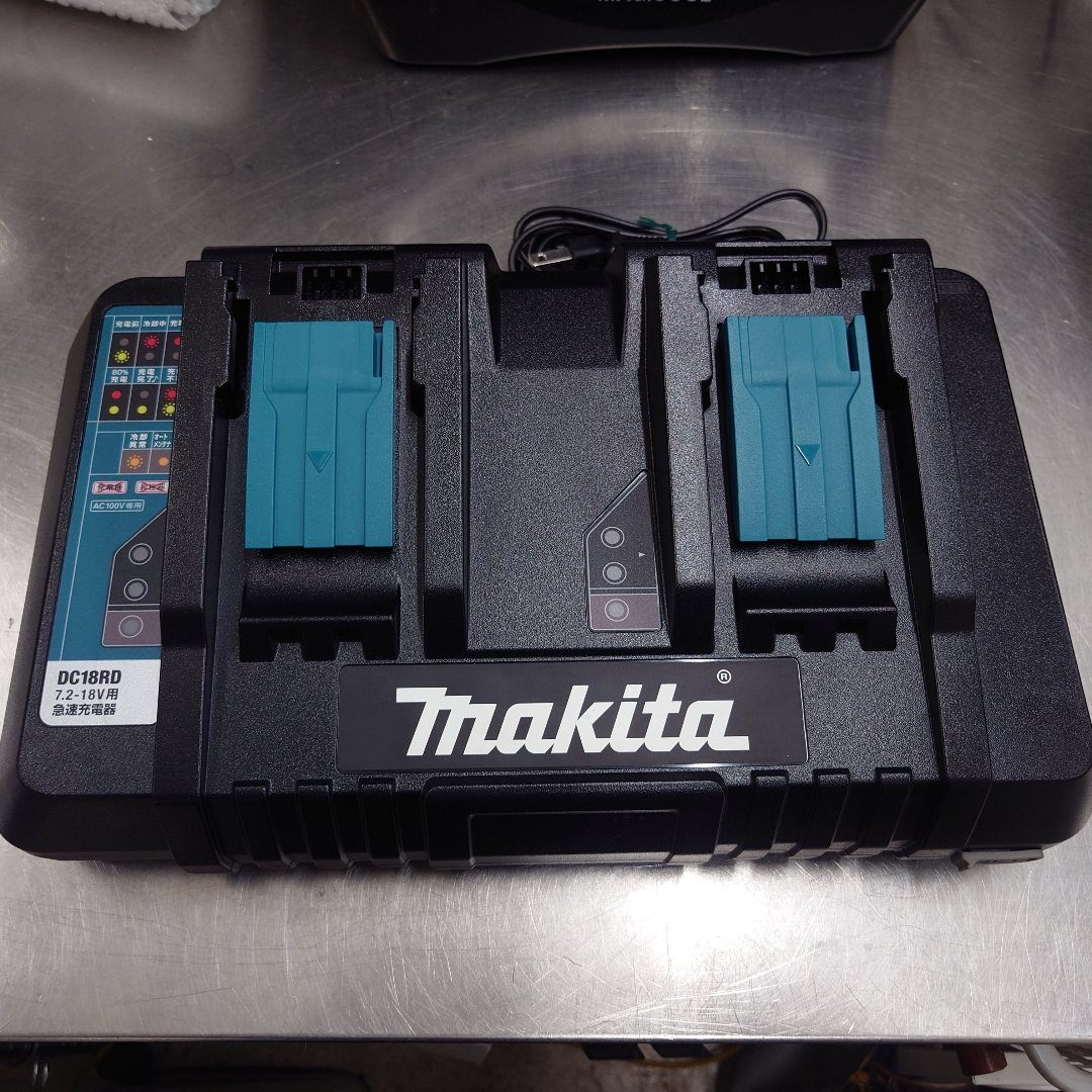 Makita　マキタ　7.2-18V　2口急速充電器　DC18RD　囗T巛